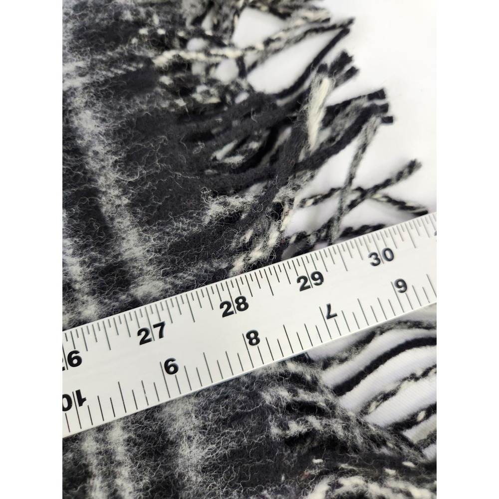 NWT John Hanly & Co Woven in Ireland 100% Lambswool Scarf Black Plaid Fringe - Picture 8 of 11